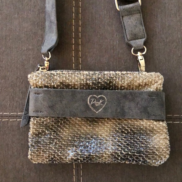 Penny Loves Kenny Handbags - Penny loves Kenny Crossbody—Excellent Condition!!